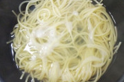 彡(゜)(゜)「パスタ100gじゃ物足りんなあ…せや！200gしたろ！w」