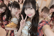 【SKE48】こんなにお腹出しているんだったら、さりげなくさりげなく布を削っていって上着脱がせれば水着じゃん！