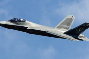 中国が開発を進める第5世代戦闘機J-31、艦載機型J-35は年内に初飛行を予定