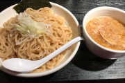 米400g←余裕で食べれる、肉400g←余裕で食べれる、麺400g←🤮　なんで🥺