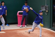 ドジャース・佐々木　ブルペンでわずか4球も両手を上げて「マル」