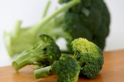ブロッコリーの食べ方、茹でてマヨで食うしかない