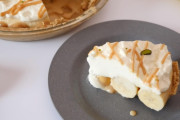海外「キャラメル・クリーム・バナナで作ったあま～い！」バノフィー・パイ作り