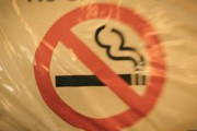 あまりにもタバコが迫害されてるから禁煙しようか迷ってる