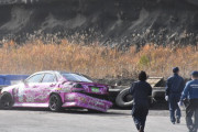 ドリフト車のタイヤが取れてギャラリーの女性が亡くなった事故で主催者の男を送検