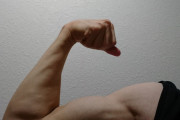 ワイ筋トレ半年の腕ｗｗ