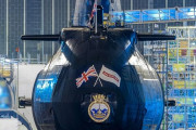 イギリス海軍の最新原子力潜水艦「アンソン」がBAEシステムズの造船所で進水…アスチュート級5番艦！