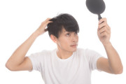【ハゲに朗報】抜け毛が少なくなる方法が「これ」だった