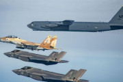 一緒により強く！イスラエル軍のF-35Iステルス戦闘機と米空軍のB-52戦略爆撃機が共同飛行！