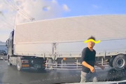 【動画】札幌で無茶な大型トレーラーに絡まれたドラレコ。