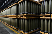 チェコ主導でウクライナへ砲弾80万発を供給…欧州外からも弾薬調達！