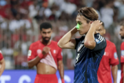 日本戦で観客がレーザーポインター使用&国歌斉唱を妨害…FIFAがバーレーン協会に1万スイスフランの罰金処分