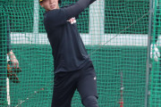 阪神井上広大「身の入った練習」佐藤輝明に負けじと快音