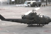 【動画】南港ATC広場から飛び立つ自衛隊のAH-1Sコブラが格好いい(*°∀°)=3