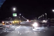 【衝撃】新東名高速の故障車につっこん事故のドラレコが怖い。