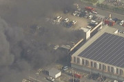 「マルハン厚木北店」の立体駐車場で火事  消防車20台出動  おかげで付近が大渋滞