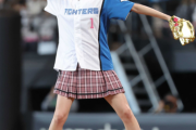 プロ野球中継に人気アイドルが映り込む　インスタ全削除騒動のさなか「可愛すぎる」「無事神宮で発見」
