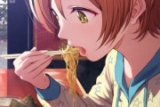 【画像】なんJ民、この女の子が食べてるラーメンが味噌ラーメンか醤油ラーメンかで喧嘩してしまう