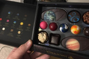 海外「日本の美味しそうな惑星チョコレートを見てごらんよ」