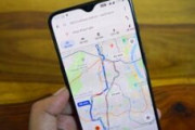 グーグルマップが狭い道をルート案内してしまうのはなぜ？ 人気ナンバーワン「無料地図アプリ」の“泣き所”とは？