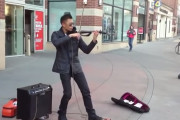 エレキヴァイオリニストのブライソン・アンドレスの路上ライブがやっぱり感動モノ