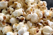 ポップコーン(味S栄養SカロリーD食べやすさA)←こいつがポテチに負けた理由