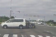 【動画】軽自動車がミニバンと衝突、ミニバンのブラジル人男性が死亡した事故の映像がこちら…
