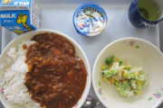 海外「日本の学校で給食中の会話が許されるようになったらしい」（海外の反応）