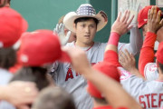 大谷翔平の“空砲”ついに7本連続で止まる　先制V打の21号ソロ…前日右膝自打球でもん絶も三盗成功