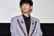 津田健次郎さんが“ドルガバ”衣装でドレスアップ！爆イケショット公開に「ギャップ萌え」