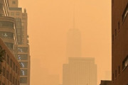 カナダの山火事により、ニューヨークがこの世の終わりのような光景に包まれる  [6/8]