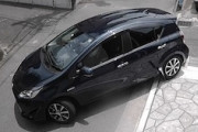 【悪質】自宅駐車場のポールを豪快に薙ぎ倒して逃走したアクアの映像。