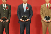 【NPBアワード】今季限りで引退の福留孝介セ・リーグ功労賞「たくさんの方々に支えられ」