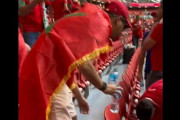 カタールＷ杯、モロッコサポーターも試合後にゴミ拾い！　←日本人サポを叩いてた人はこっちも叩くの？
