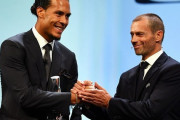 「長い道のりだった…」ファン・ダイクがDF史上初のUEFA欧州最優秀選手賞を受賞！