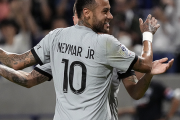 ネイマール1G3Aにメッシは圧巻オーバーヘッド弾含む2発！　PSGが連覇に向け最高のスタート《リーグ・アン》