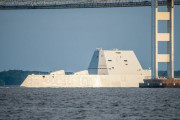 アメリカ海軍、ズムウォルト級ミサイル駆逐艦の引渡しを正式に受理…就役から3年半が経過！