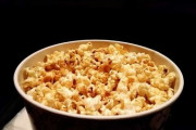 映画館の飲食メニュー、ロビーで食べると”脱税”？　軽減税率で混乱広がる