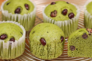 海外「もちもち食感に豆のアクセントがくせになる」抹茶蒸しパンは簡単で旨い！
