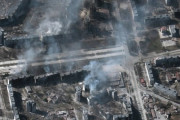 ロシアに攻撃を受けて廃墟となったウクライナのマリウポリの衛星写真が公開される
