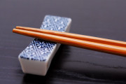なぜ日本人は箸という不便なものを使い続けるの？