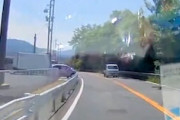 【岐阜】これは避けられない。片側だけ見て飛び出してきた車と衝突してしまうドラレコ。