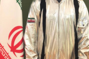 米メディアも失笑、イランが公開したのは宇宙服？幻のステルス戦闘機用フライトスーツ？