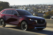 マツダが3列シートの新型SUV「CX-90」を発表　ラージ商品群の第2弾モデル