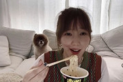 【画像】本田翼ちゃん、配信中にカップラーメンを食べだすも可愛すぎる