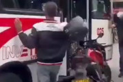 【動画】メキシコのバスの運転手さん、つよい