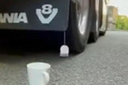 「誰も見たことがないトラックドライバーの紅茶の淹れ方」