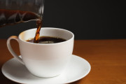 ブラックコーヒーが好きなやつって大なり小なり無理して飲んでる部分あるやろ？