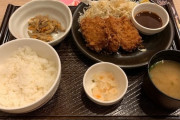 【さくふわ】ファミレスの「とんかつ」食べ比べ。ガスト、ジョナサン、デニーズの違いは？