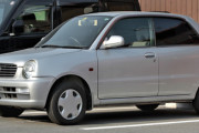 カローラとかプリウスをそのまま小さくしたような軽自動車知らない？